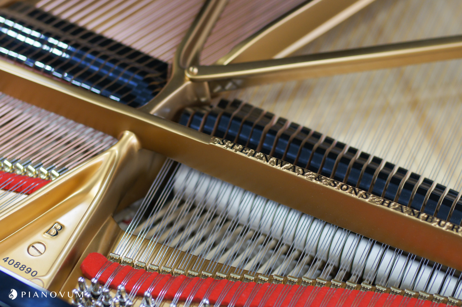 Steinway Sons B 211 PIANOVUM Klaviergalerie Klavierbau