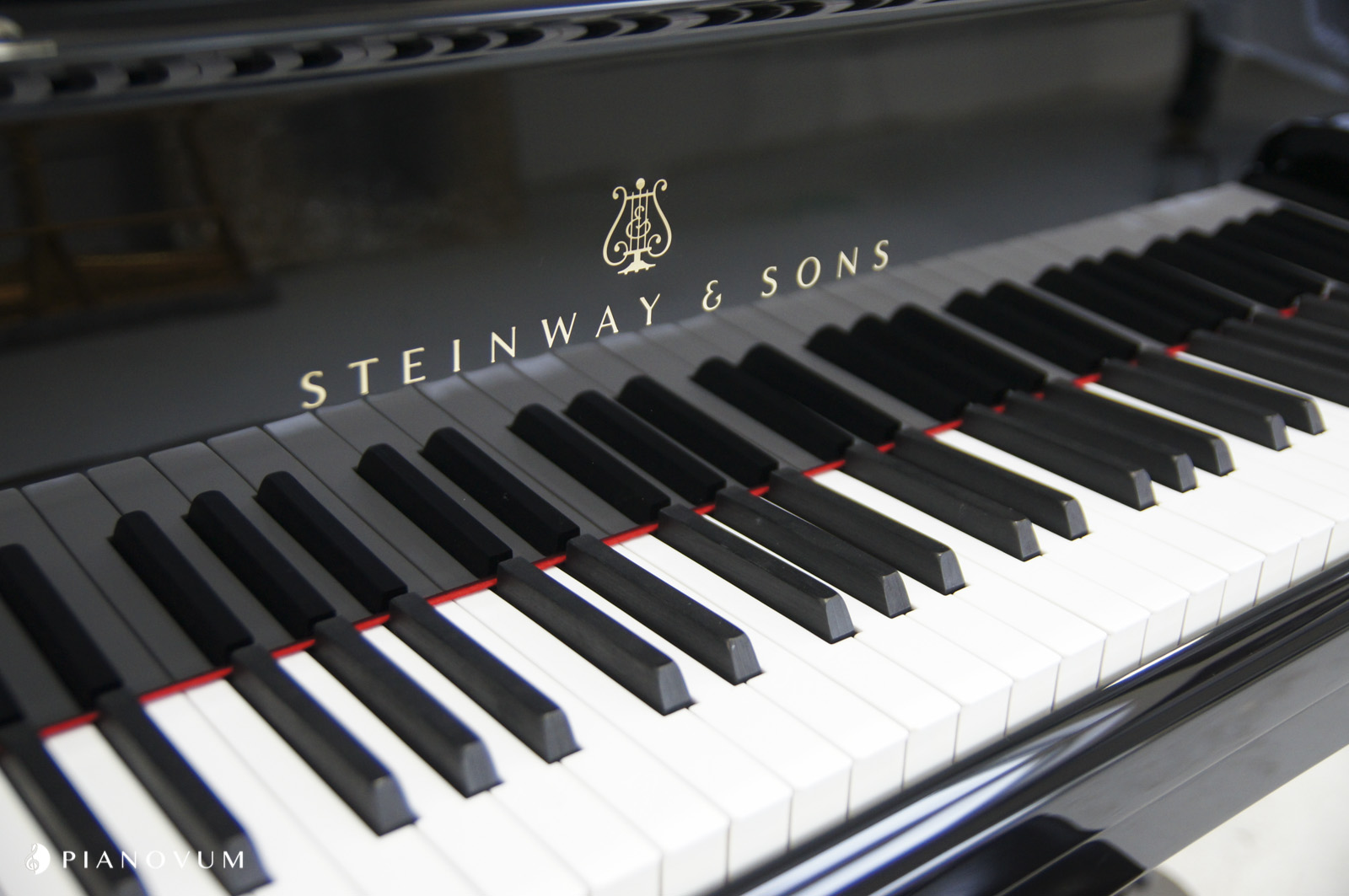 Steinway & Sons B-211 | PIANOVUM Klaviergalerie Klavierbau ...